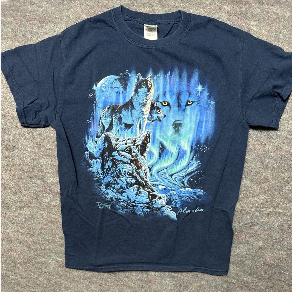 Y2K Wolf Graphic T-Shirt S Alaska Lightning Nature Tee 90s Style USA